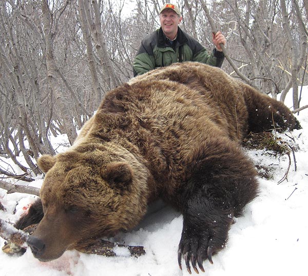 giant-grizzly-hunted-down-in-alaska-alaska-hunting