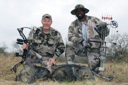 All-pro Justin Tuck goes bowhunting.