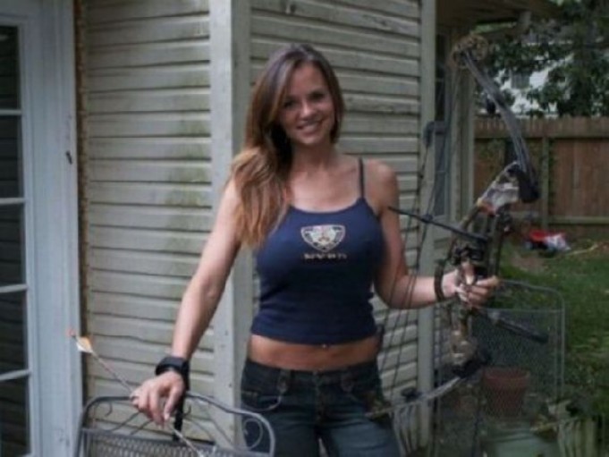 bow huntin women