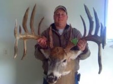 my dream is to kill a drop tine buck and this buck would do